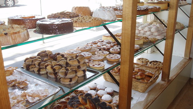 aviv-cakes-and-bagels-elsternwick-bakeries-you-will-find-something-you-like-here-0380-938x704