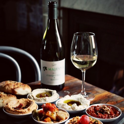 Efendy dips and wine