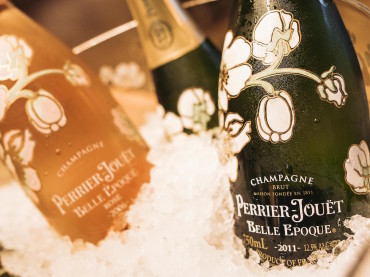 Sofitel Sydney Darling Harbour pops the big bubbles for World Champagne Day