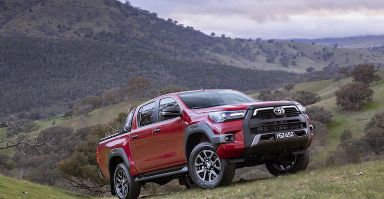 Tech Addict Car Reveiw: Going Rogue with Toyota Hilux
