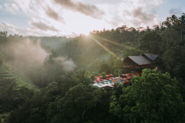 Hotel Review: Banyan Tree Escape – Buahan, Bali. Sleep in the jungle in a luxury villa without walls or windows