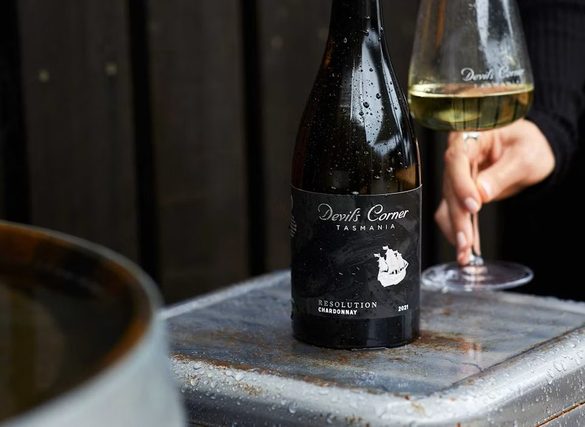 3bcccf92-30d5-4890-9dbd-3878c24a4804_DC-resolution-chardonnay-bottle-glass